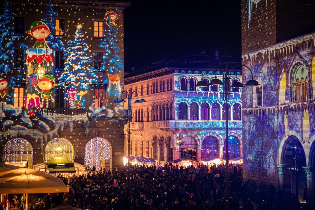 La Finestra Sul Duomo - The House Of Travelers Appartement Como Buitenkant foto